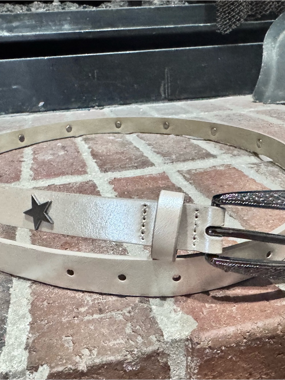 Studded Star Accent Leather Belt in Metallic Nude